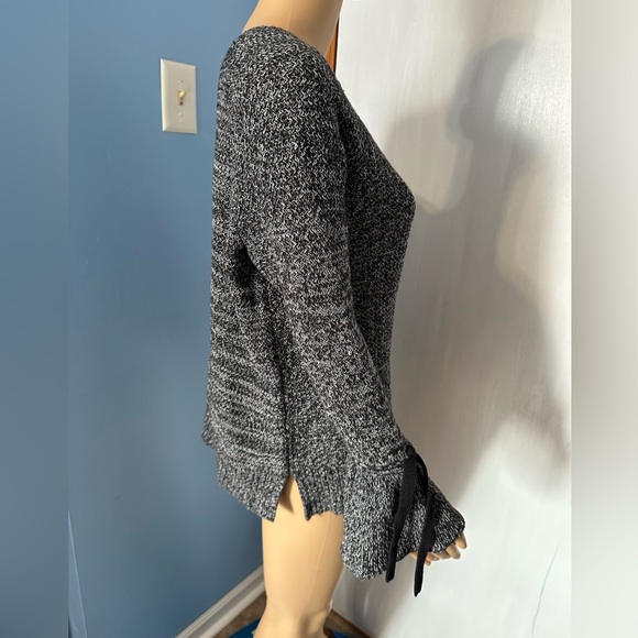 Women’s Loft Sweater, Black/White/Gray Tie Bell Sleeve Sweater M - Picture 13 of 15